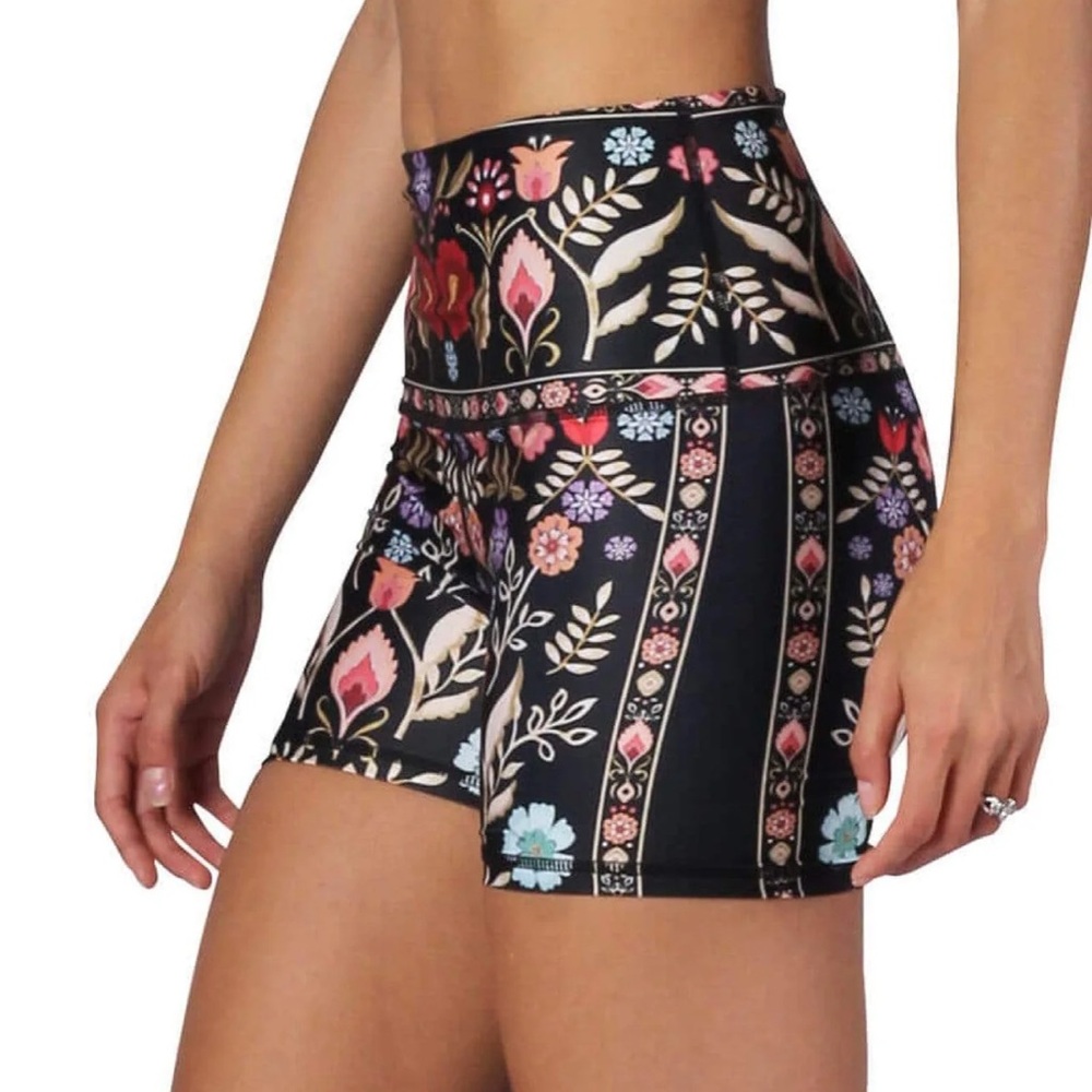 Yoga Democracy Joey Short in Rustica